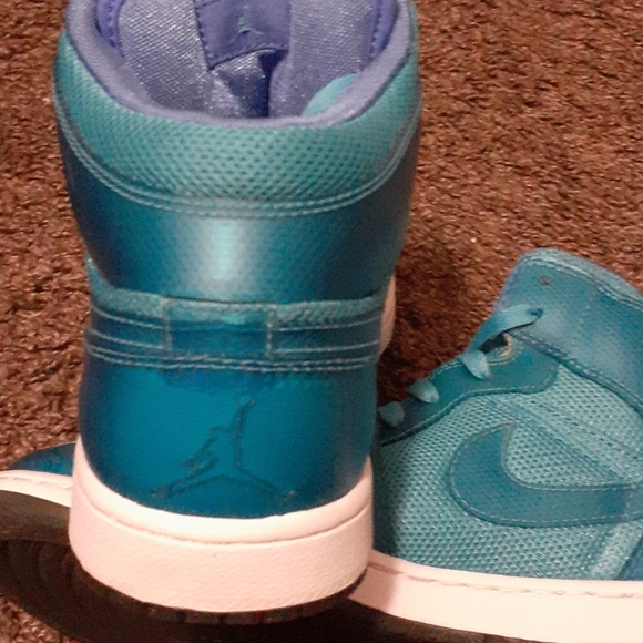 Charlotte hornet jordan 1s - Picture 4 of 6